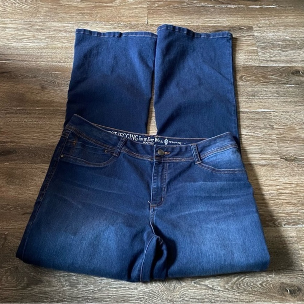 Signature Boot Cut Jeans Jegging Women’s Size 12 Long Blue Dark Wash - Picture 4 of 14